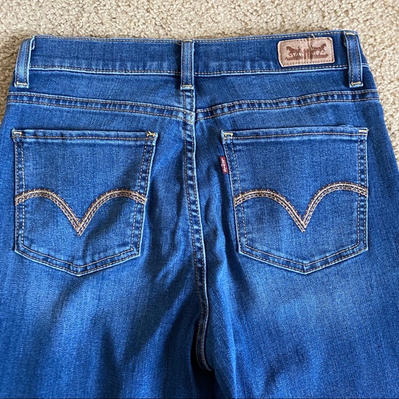 Levi’s Perfectly Slimming 512 Straight Leg Jeans - Picture 6 of 7